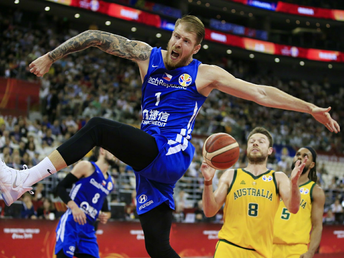 澳大利亚男篮险胜马刺，莫里斯一己之力扛起全队的简单介绍