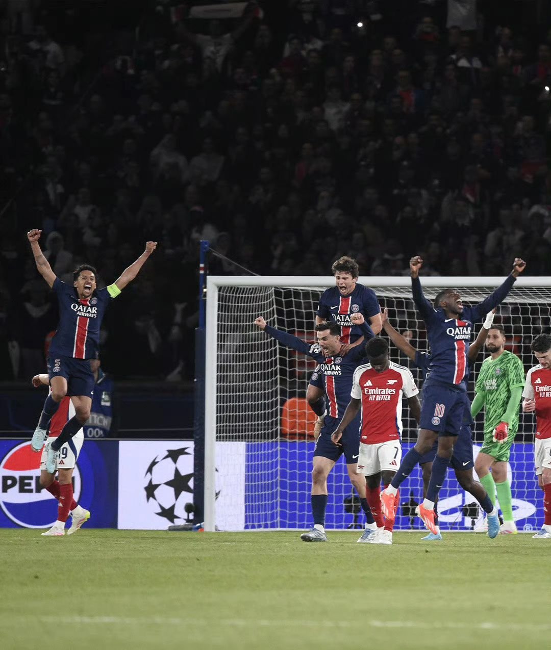 曼城爆冷阿森纳，德利赫特绝境逆转