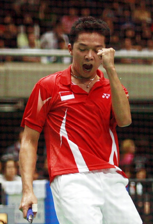 中国羽毛球队完胜泰国羽毛球队，陶菲克高光表现