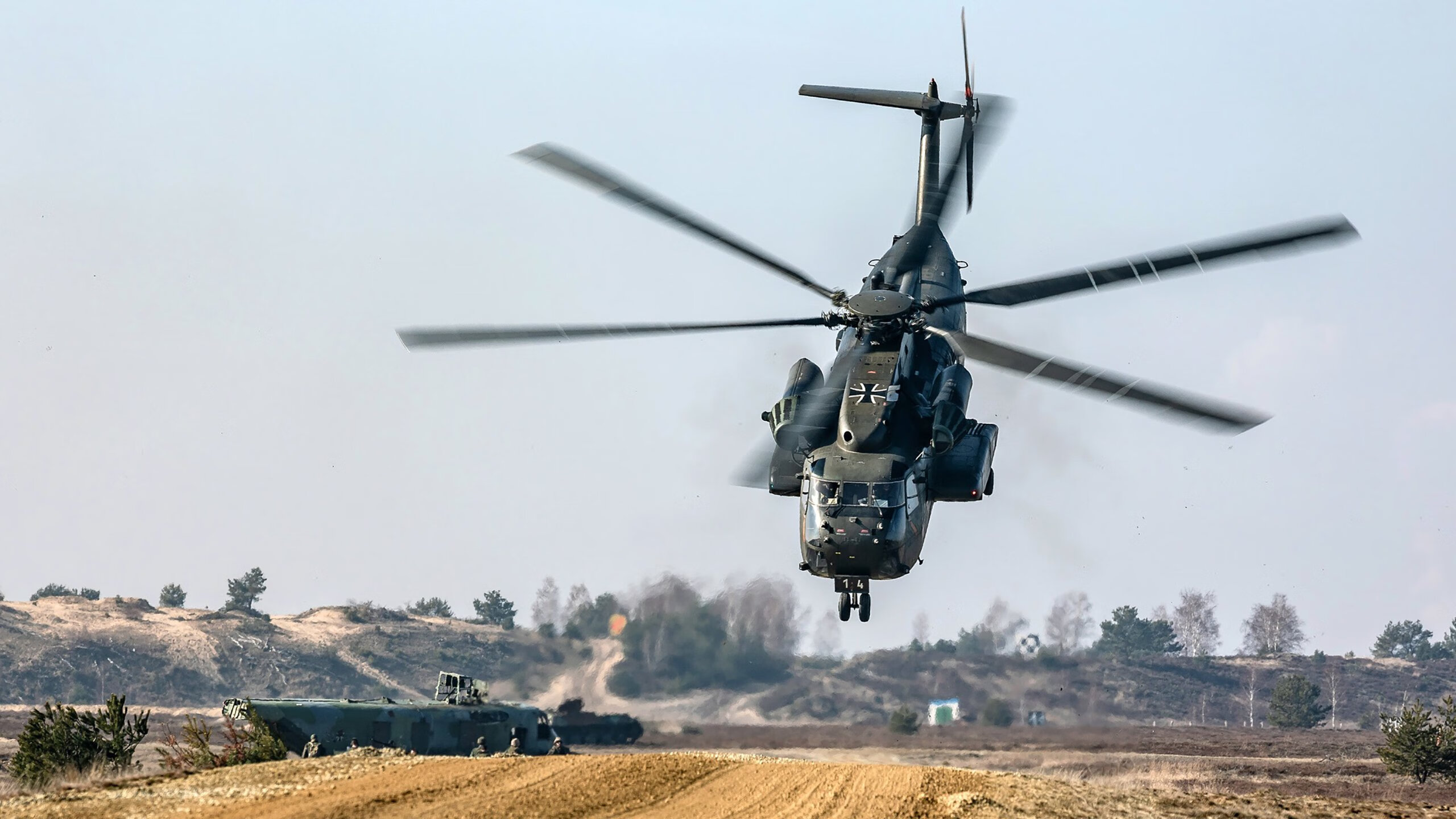 比利时绝杀拜仁，不是国度是姓氏，莱万带领的复仇者联盟