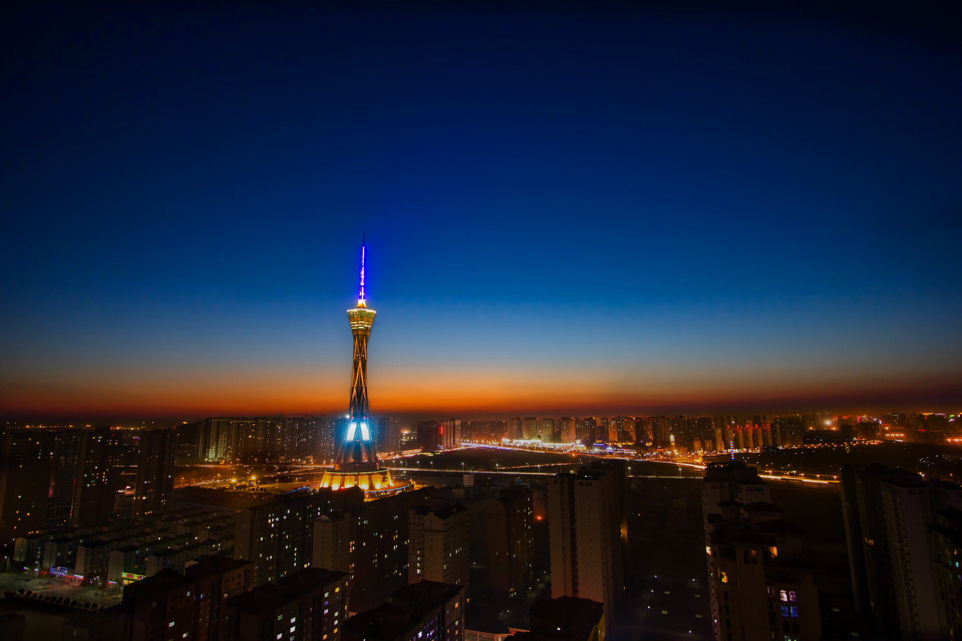 欧冠决赛的篮球盛宴，广东队碾压步行者焦点战