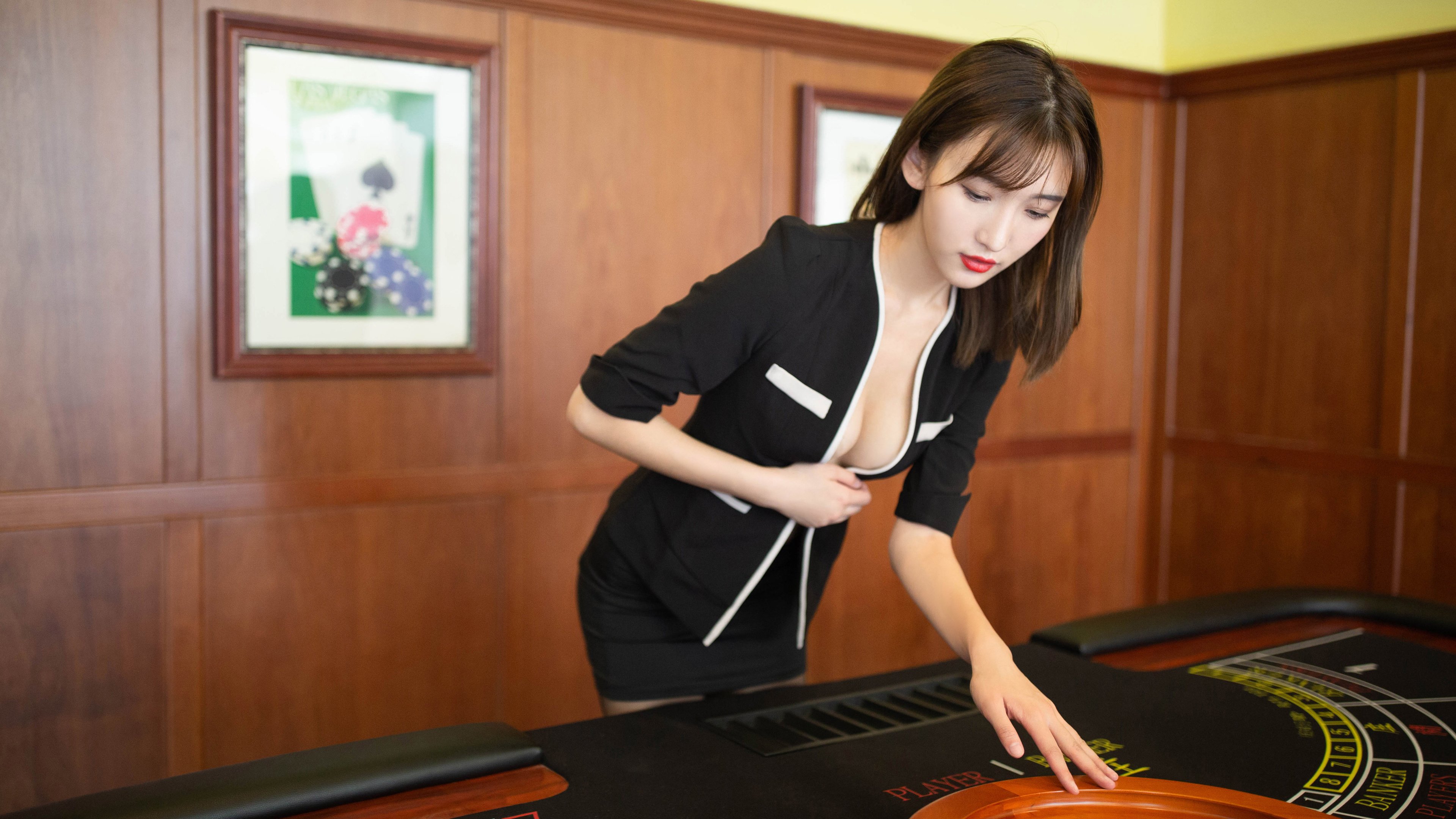 哈登三分雨狂飙，篮网连续得分潮击溃浙江防线